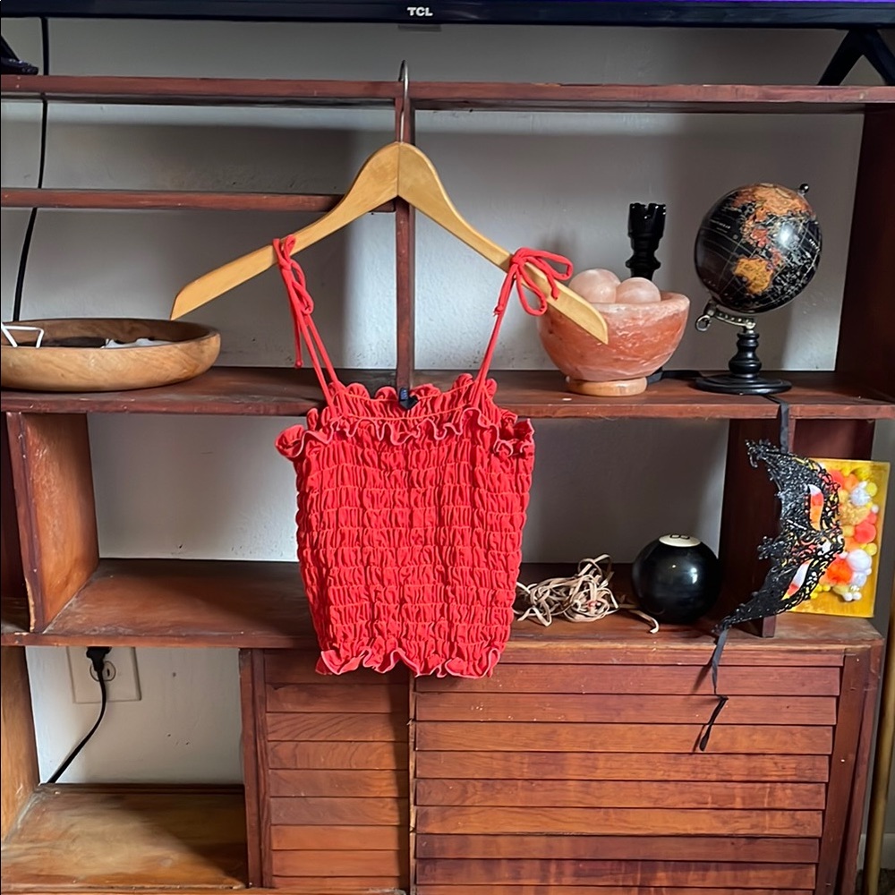 Tie Shoulder Crop Tank